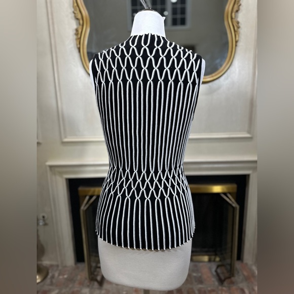 White House Black Market Graphic Knit Tank L Black White Mod Minimalist Office - Picture 5 of 8